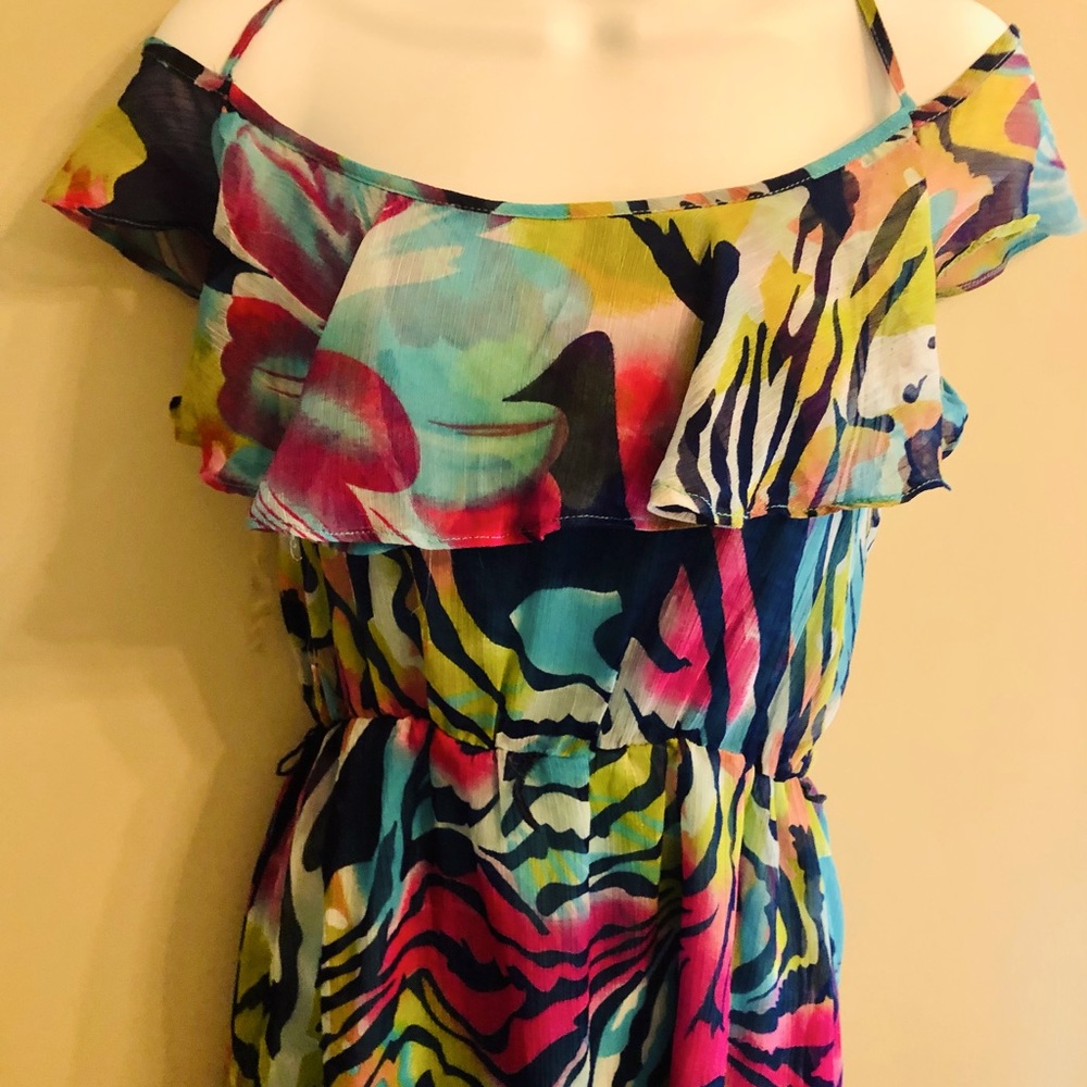 Love Chelsea Cold Shoulder Dress M